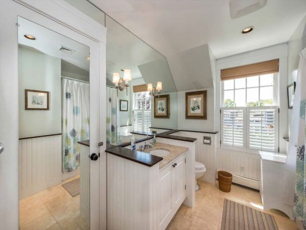 Cape Cod Home 994531