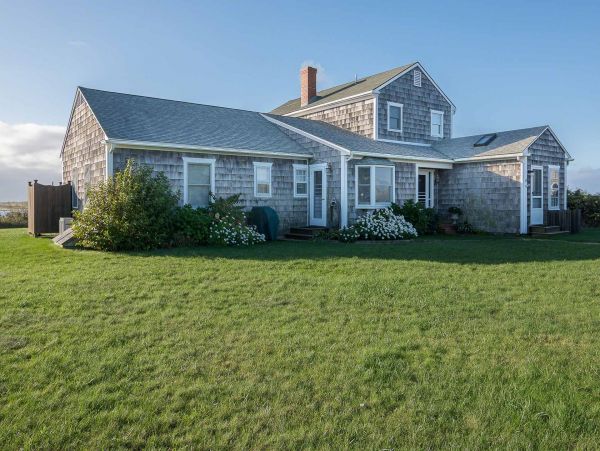 Cape Cod Home 994532