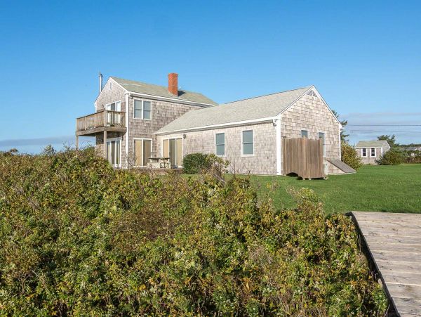 Cape Cod Home 994532