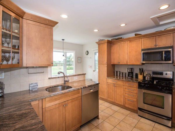 Cape Cod Home 994532