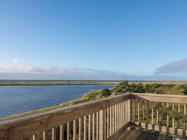 Cape Cod Home 994532