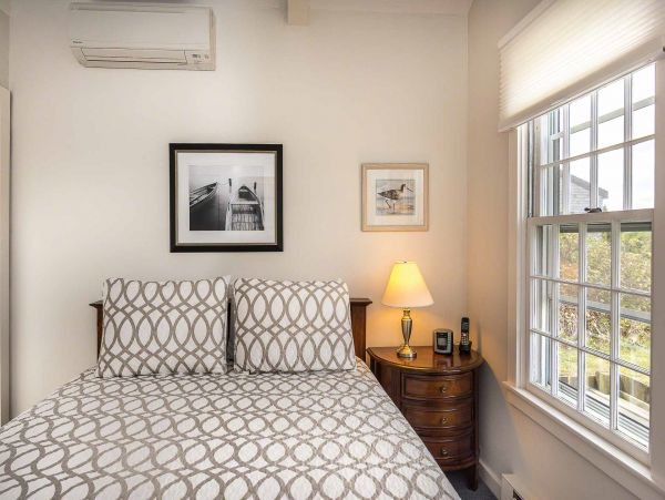 Cape Cod Home 994532