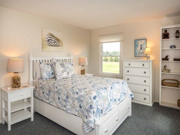 Cape Cod Home 994532