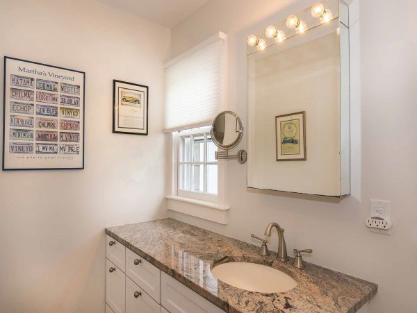 Cape Cod Home 994532