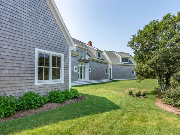 Cape Cod Home 994533