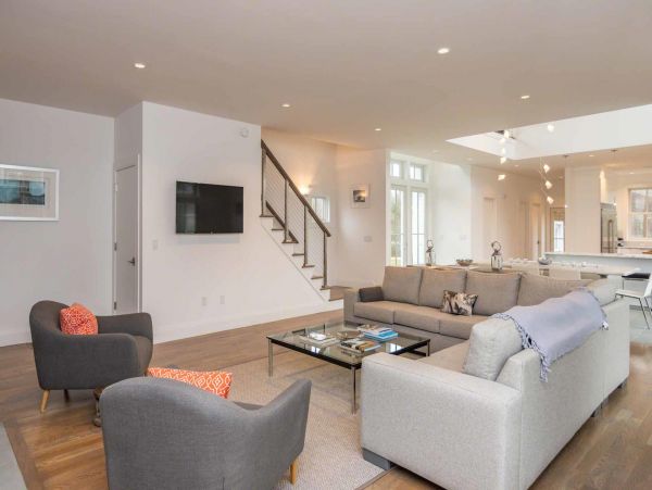 Cape Cod Home 994533