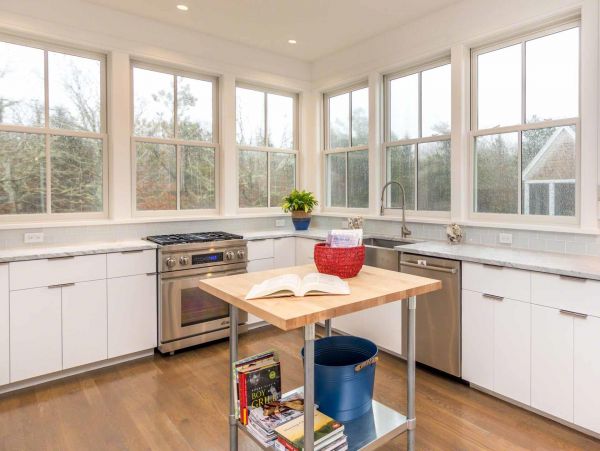 Cape Cod Home 994533