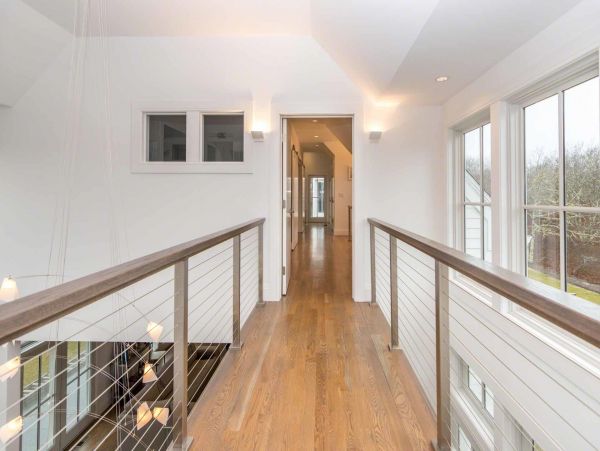Cape Cod Home 994533