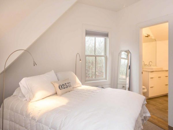 Cape Cod Home 994533