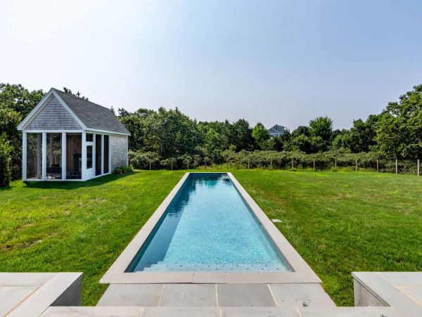 Cape Cod Home 994533