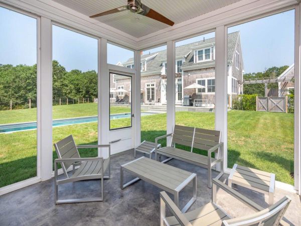 Cape Cod Home 994533