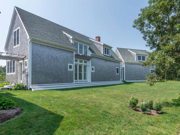 Cape Cod Home 994533