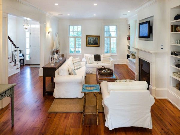 Cape Cod Home 994534
