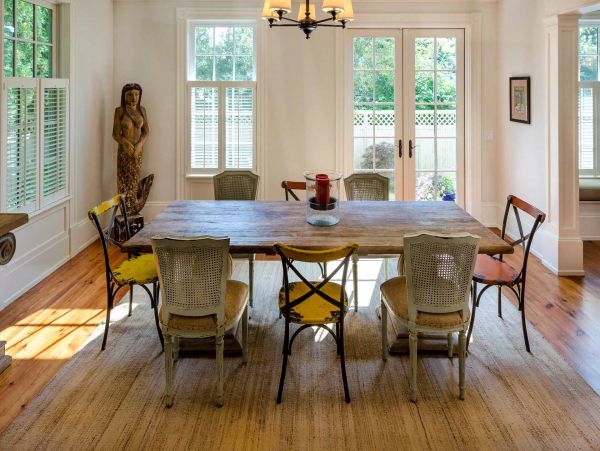 Cape Cod Home 994534