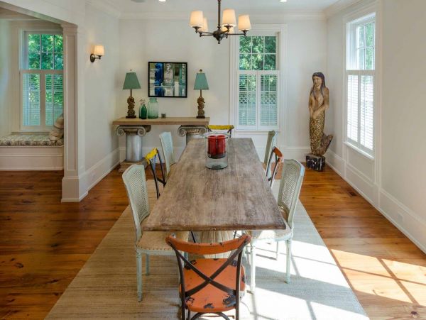 Cape Cod Home 994534