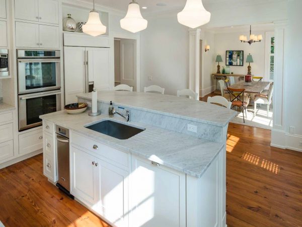 Cape Cod Home 994534