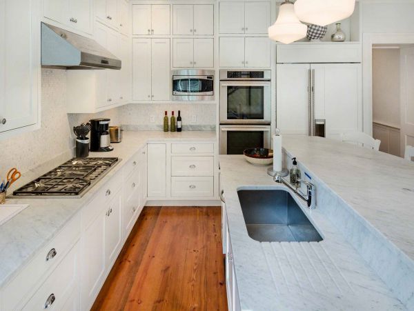 Cape Cod Home 994534