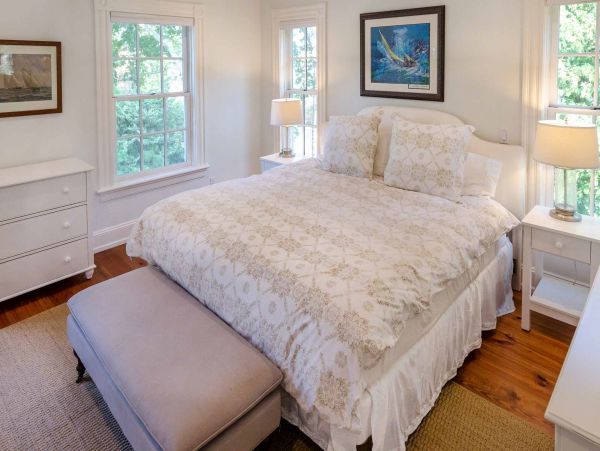 Cape Cod Home 994534