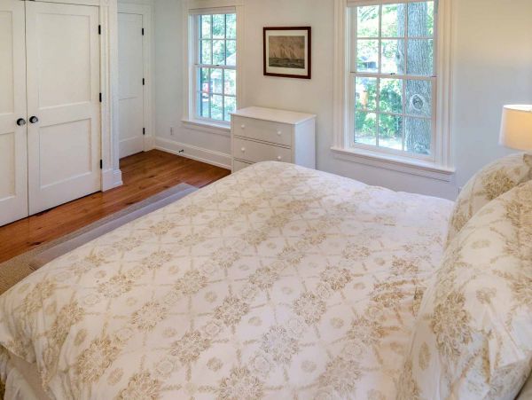 Cape Cod Home 994534