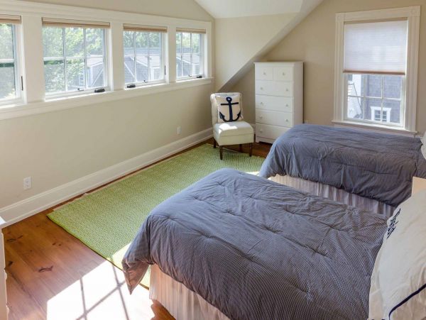 Cape Cod Home 994534