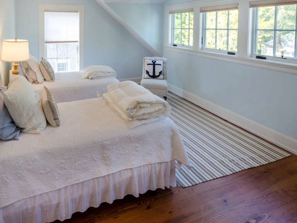 Cape Cod Home 994534