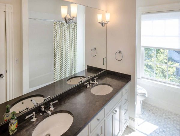 Cape Cod Home 994534