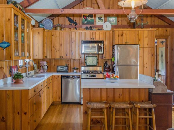 Cape Cod Home 994535