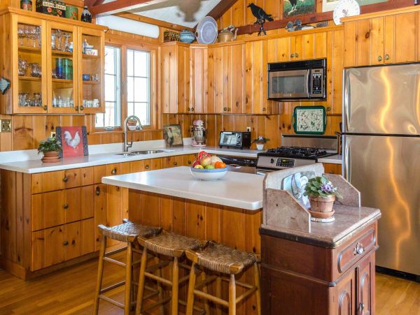 Cape Cod Home 994535
