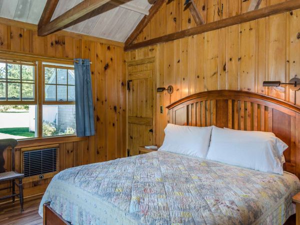 Cape Cod Home 994535