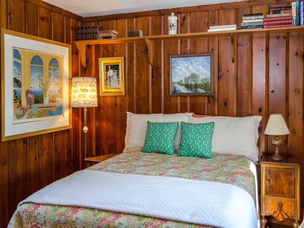Cape Cod Home 994535