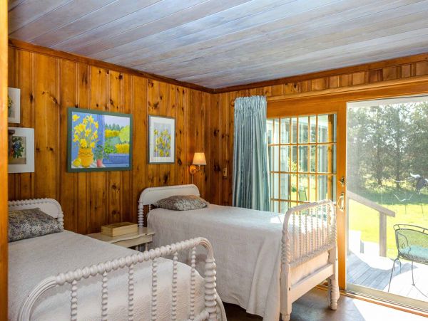 Cape Cod Home 994535