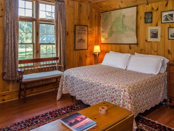 Cape Cod Home 994535