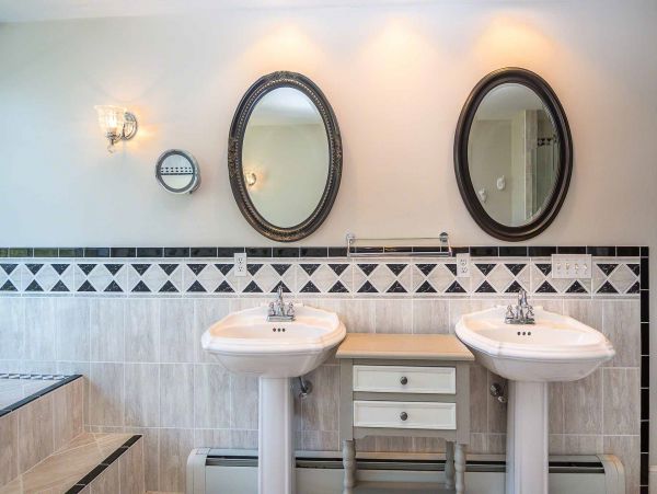 Cape Cod Home 994536
