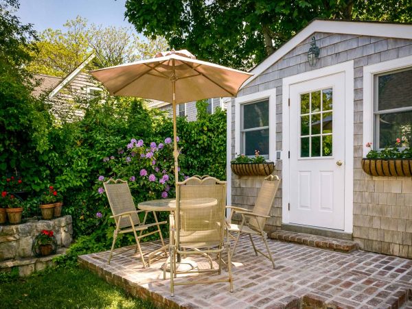 Cape Cod Home 994536