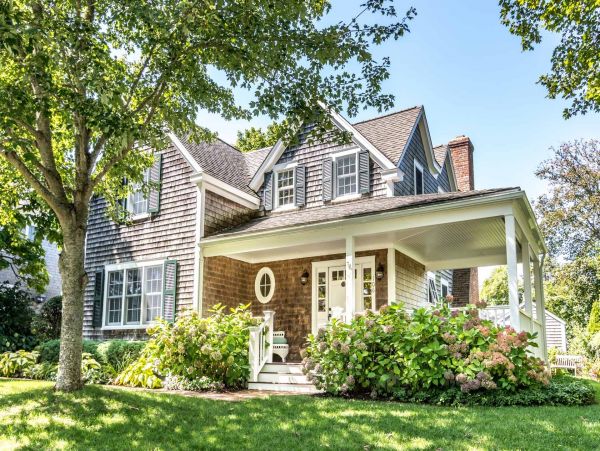 Cape Cod Home 994537
