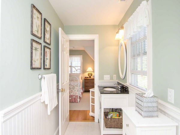 Cape Cod Home 994537
