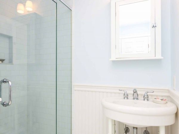 Cape Cod Home 994537