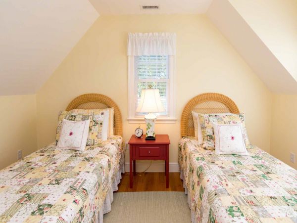 Cape Cod Home 994537