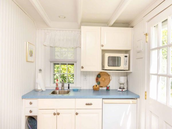 Cape Cod Home 994537