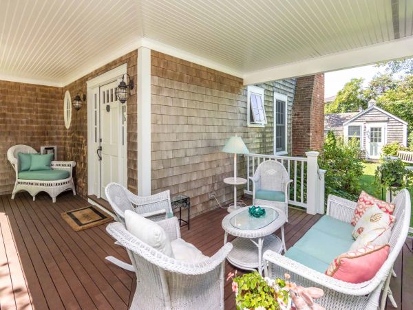 Cape Cod Home 994537
