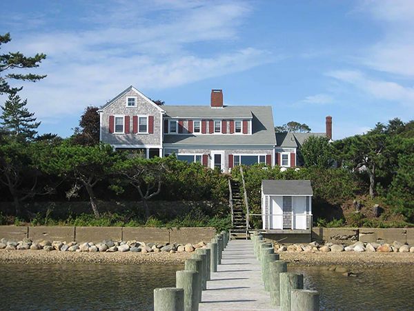 Cape Cod Home 994538