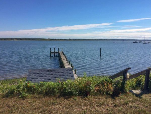 Cape Cod Home 994538