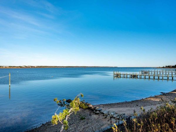 Cape Cod Home 994538