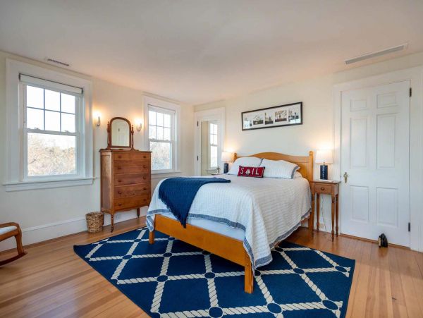 Cape Cod Home 994538