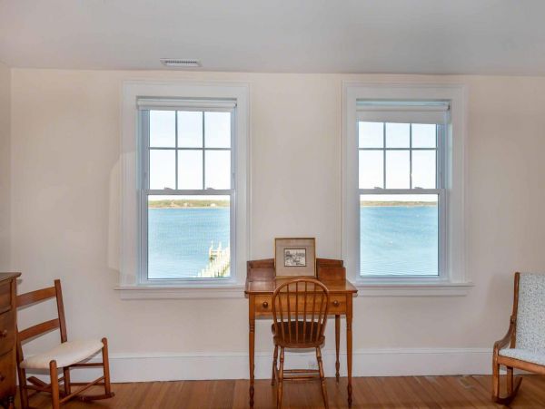 Cape Cod Home 994538