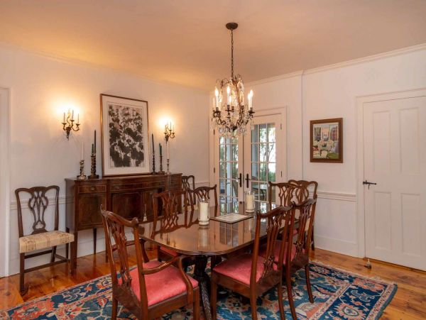 Cape Cod Home 994541