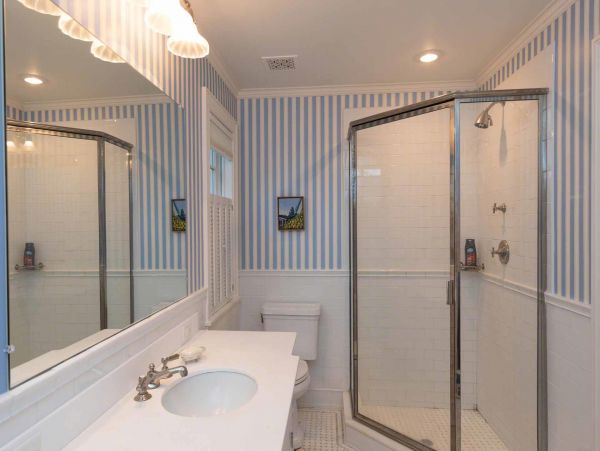Cape Cod Home 994541