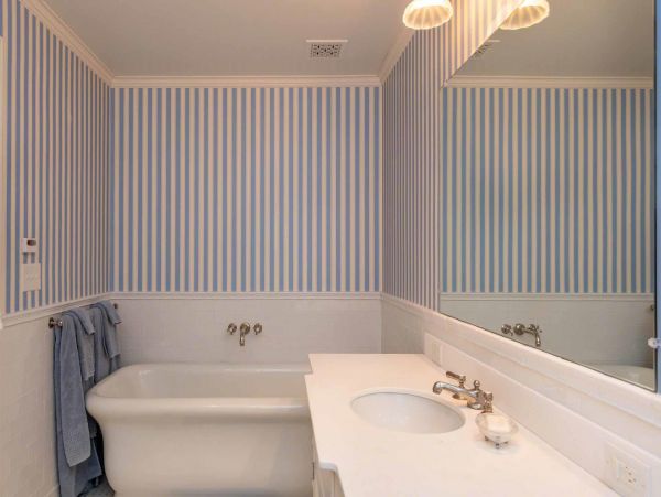 Cape Cod Home 994541