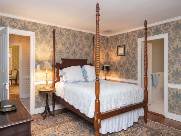 Cape Cod Home 994541