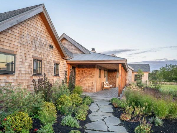 Cape Cod Home 994543